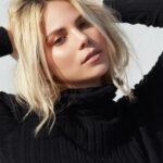 Avaliações skin cleanser template about founder img bg